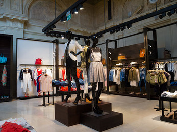 服装零售导购 连接时尚与消费者的桥梁