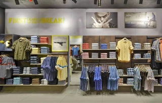 融合传统与现代 班加罗尔Wrogn男士服装零售店面的创新设计